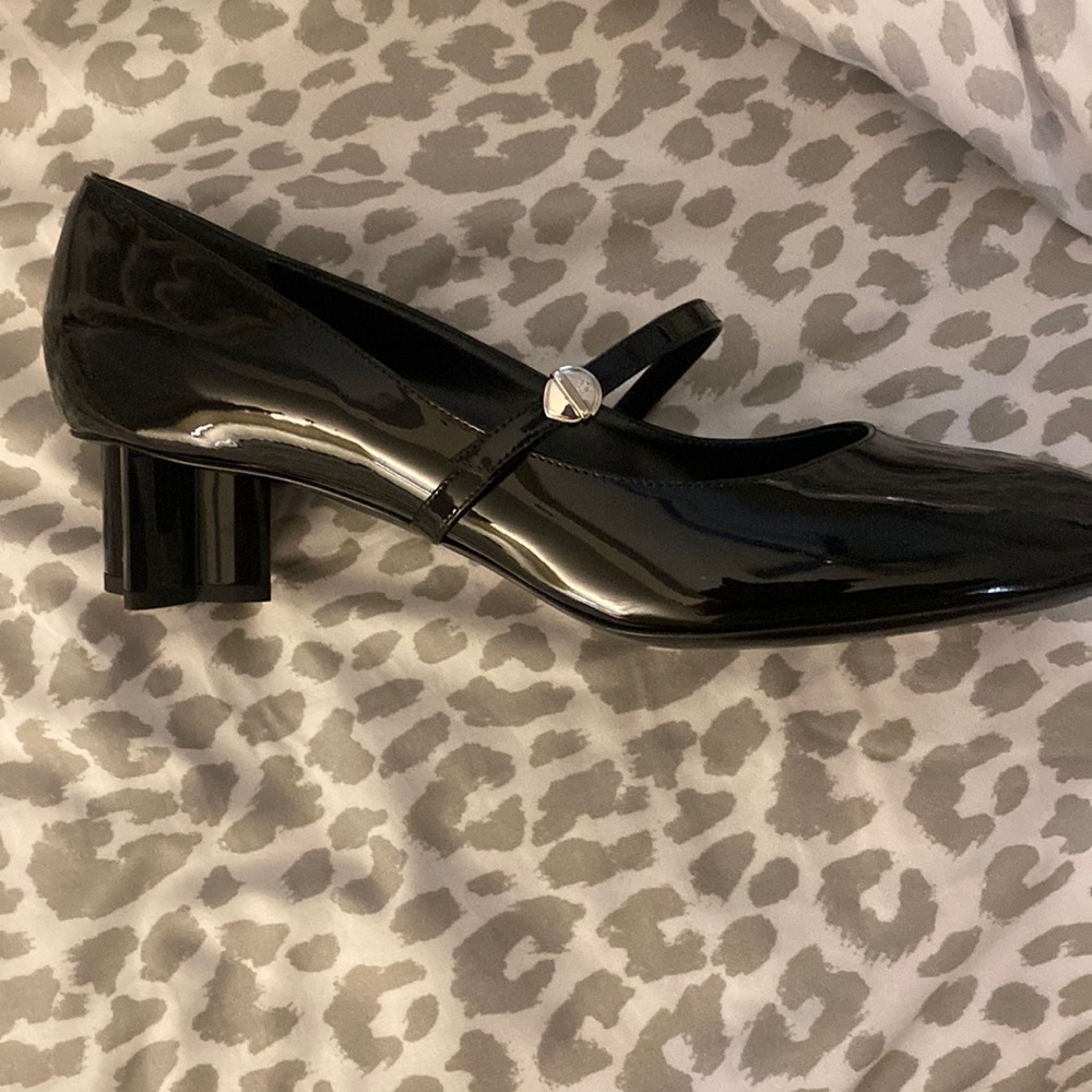 Louis Vuitton kitten heels